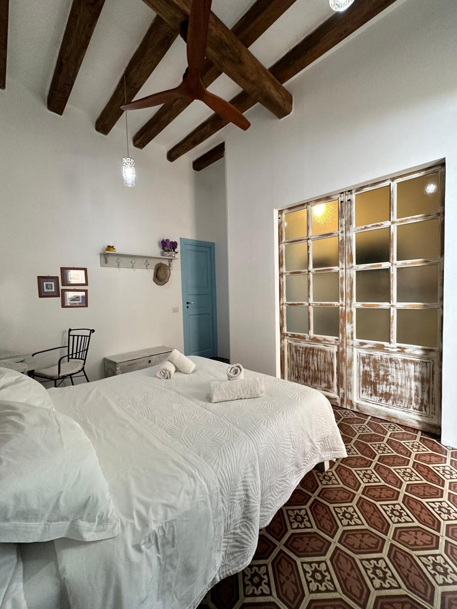 Antica Dimora Santa Marina Salina Bed & Breakfast エクステリア 写真