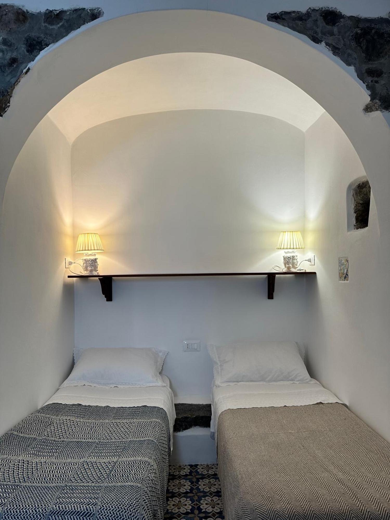 Antica Dimora Santa Marina Salina Bed & Breakfast エクステリア 写真